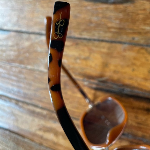 Jessica Simpson Tortoise Shell Sunglasses - Picture 3 of 3
